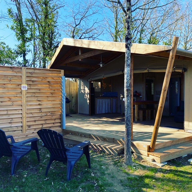 Premium Lodge-Zelt – 2 Schlafzimmer – 1 Badezimmer mit privatem SPA